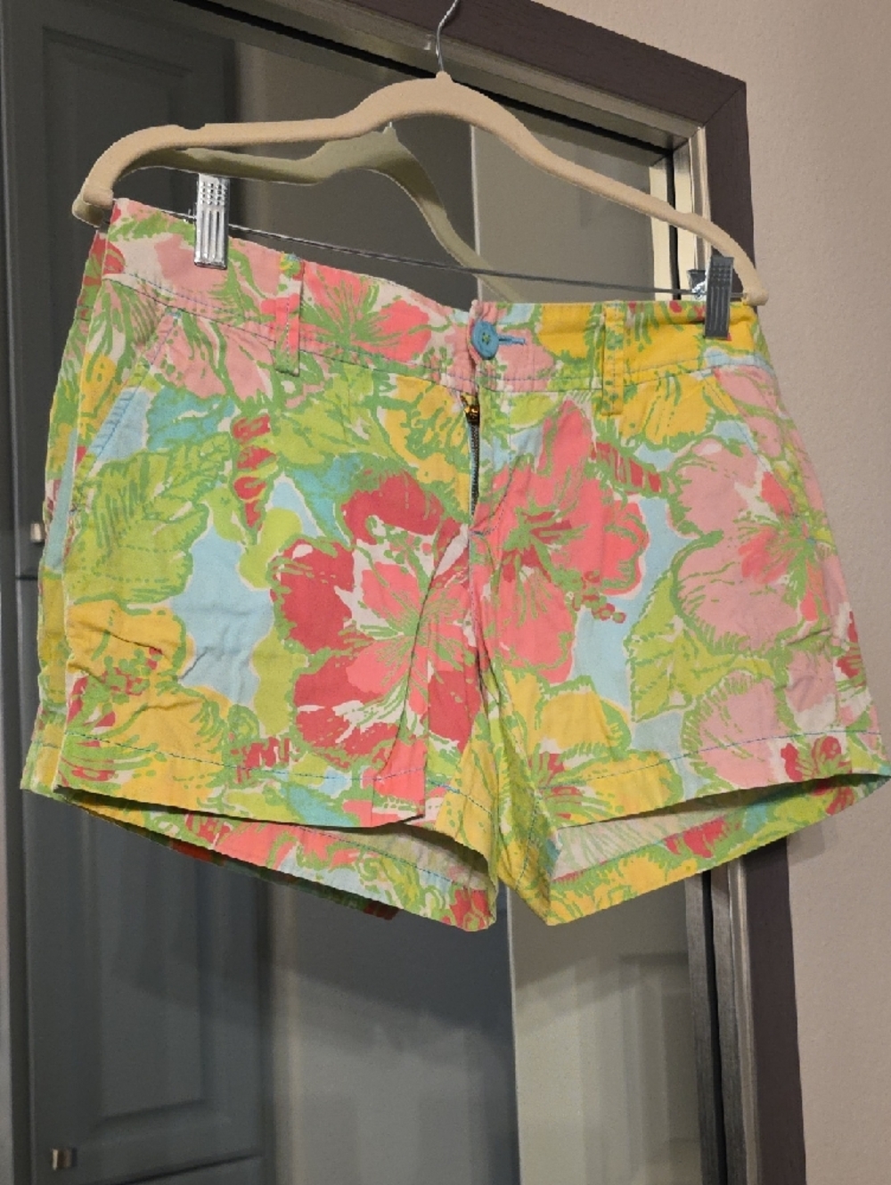 Lilly Pulitzer Tropical Pastel Floral High-Waist Shorts - Picture 4 of 12